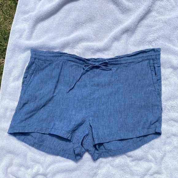 6 for$20♥️Charter club (L) chambray cargo, casual walking, fabric shorts - Picture 2 of 6